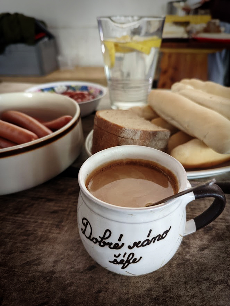 Kaf&eacute; ke sn&iacute;dani