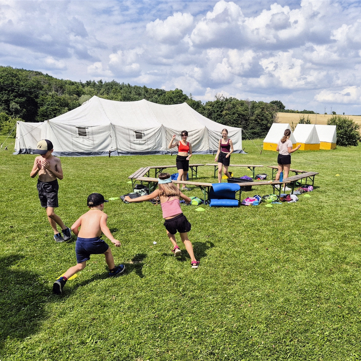 Hra na přívesnickém NENA táboře